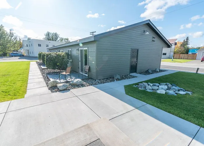 Colony Suites