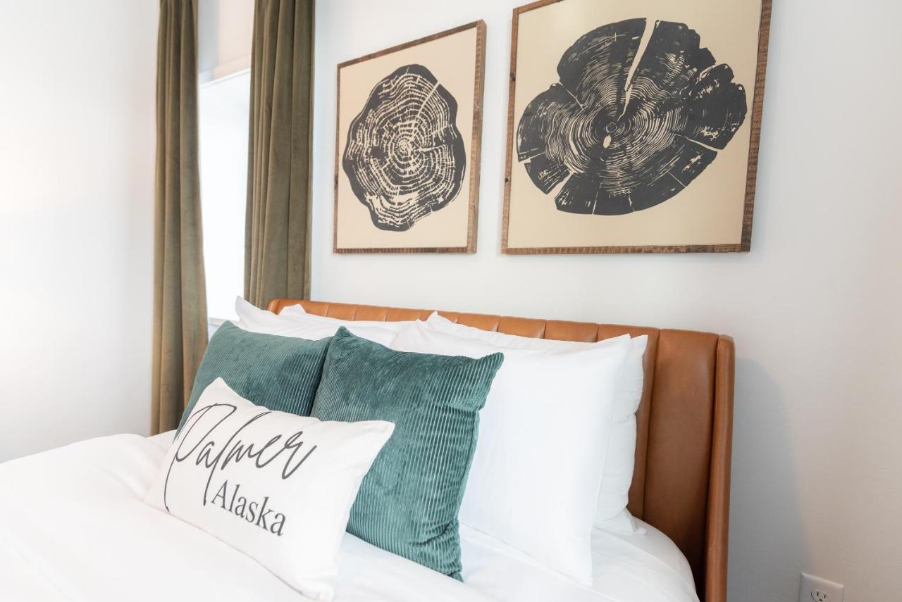Colony Motel 4*